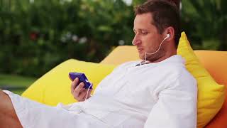 Small Hotel Mobile App Sales Video2 screenshot 4