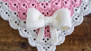 How to Crochet a Simple 3D Bow  (Quick and Easy Tutorial!)