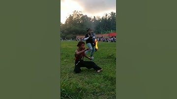 semburan manusia api atraksi reog Ponorogo