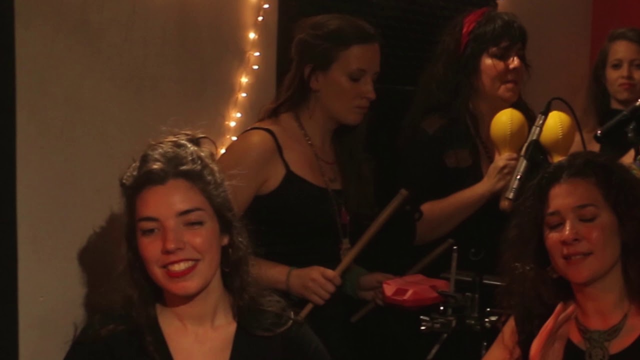 LAS TAMBORAS - MANOS DE MUJERES (Marta Gómez)