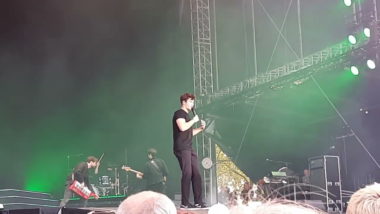 Wincent Weiss Was machst du nur mit mir (mit Tanzeinlage) [live