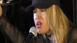 Famous AMANDA HOLLEY SINGLE 'UGLY' Wealth