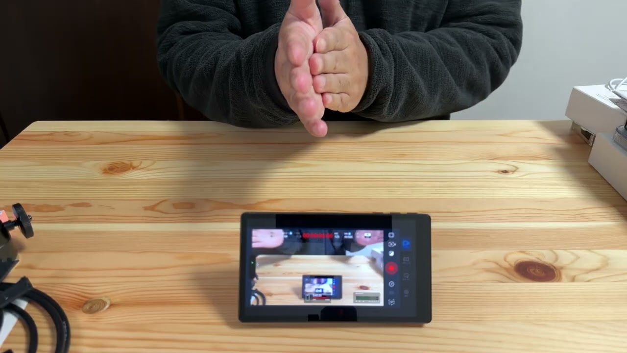 iPhone対応の自撮りモニター「MAGEX M5 Pro」をレビュー｜タッチ操作