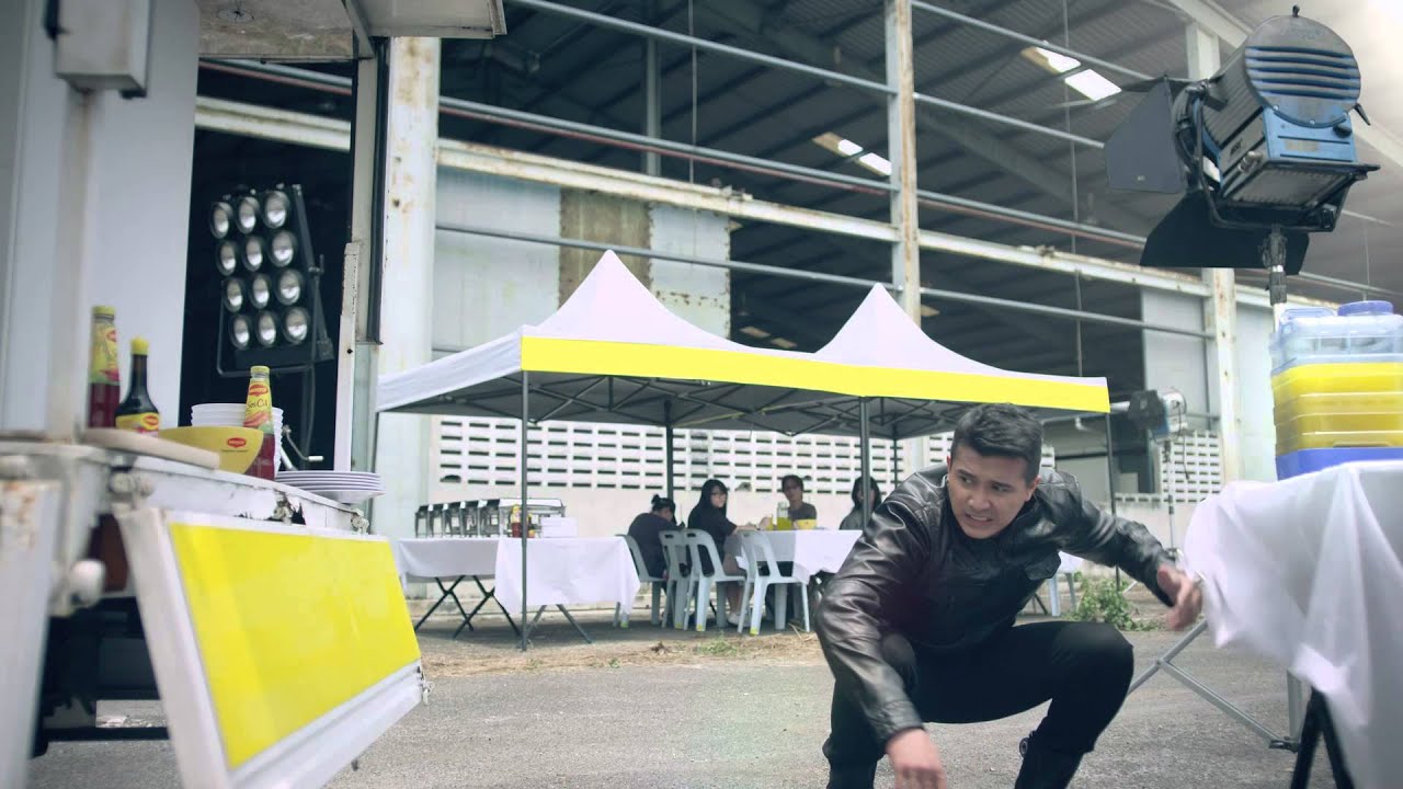 MAGGI BIG AYAM TVC Cluck-Cluck, starring Aaron Aziz - Director Cut 40secs (BM)