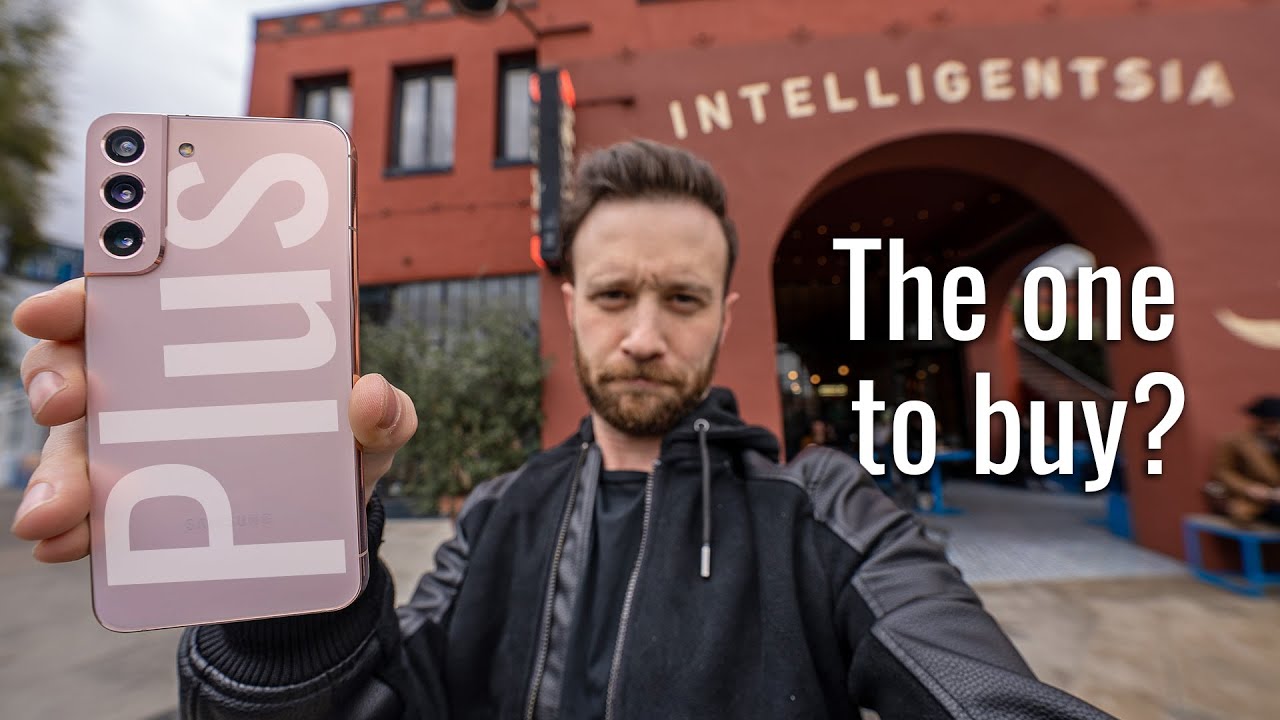 Samsung Galaxy S22 Plus Real-World Test (Camera Comparison, Battery Test, & Vlog)