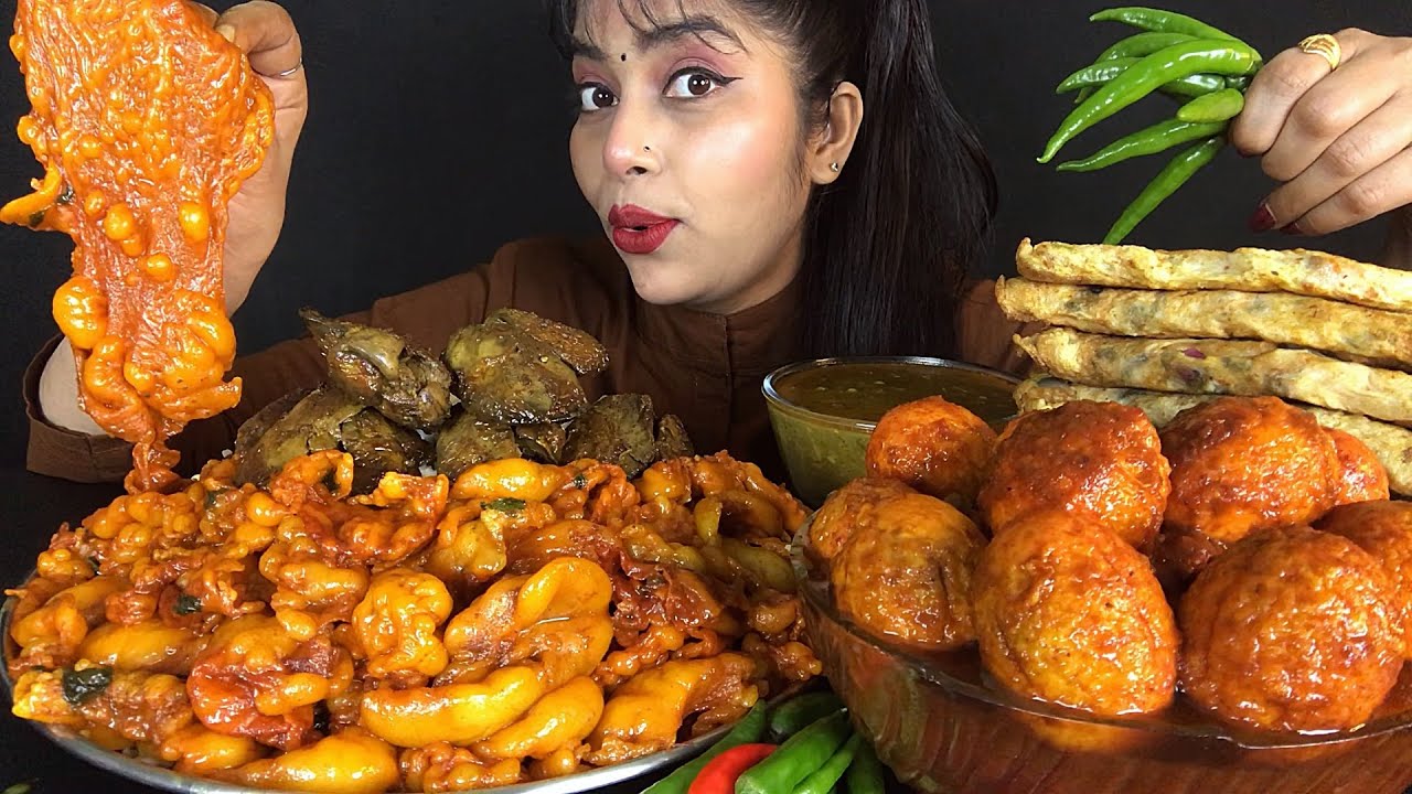 ASMR EATING OILY MUTTON FAT CURRY RICE KALEJI FRY MATAR NEMONA SPICY EGG CURRY WITH BREAD OMELET 