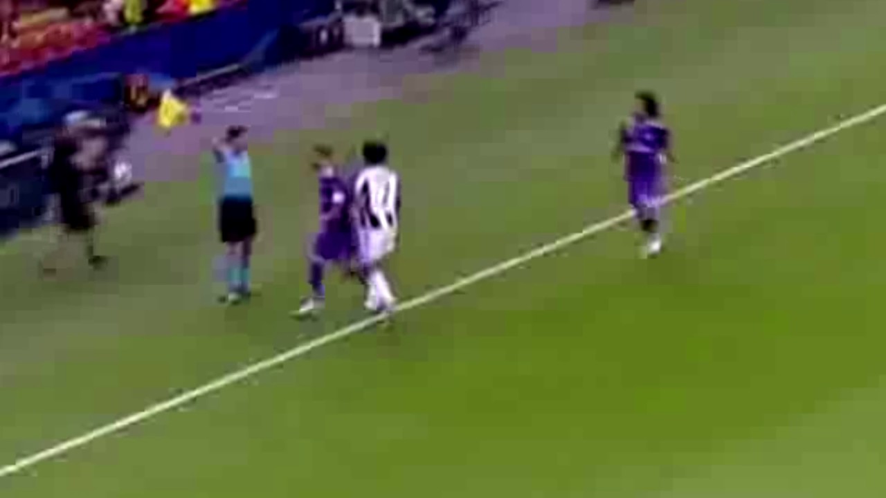Cuadrado Red Card - Sergio Ramos - Cuadrado step on Ramos's foot - slow-motion zoom replay