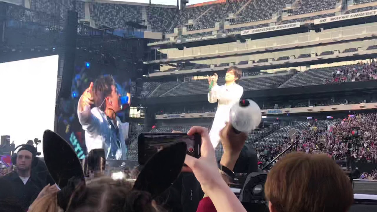 190518 BTS - Wings - MetLife Stadium New Jersey