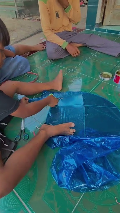 buat layangan ubur ubur #viral #layangan #gapangan #spongebob #diy