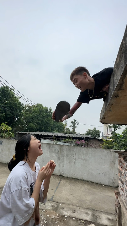 Download lagu Hey honey, I want to eat slippers :))