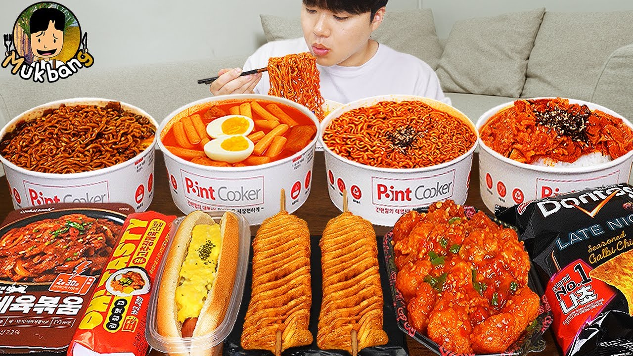 ASMR MUKBANG небольшой магазин, острый рамэн, хот-доги, кимбап, ттеокбокки !! Корейский магазин