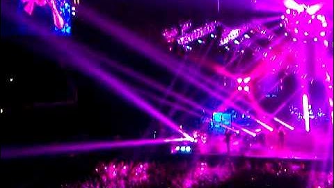 Example - Kickstarts  - live at the London O2 Arena - April 27th 2012