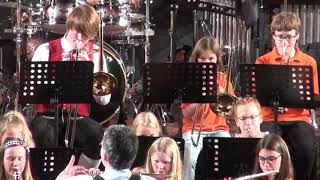 Johanna Maier-Simmet dirigiert Jugendorchester zu&quot; Irish Dream&quot; by Kurt Gäble