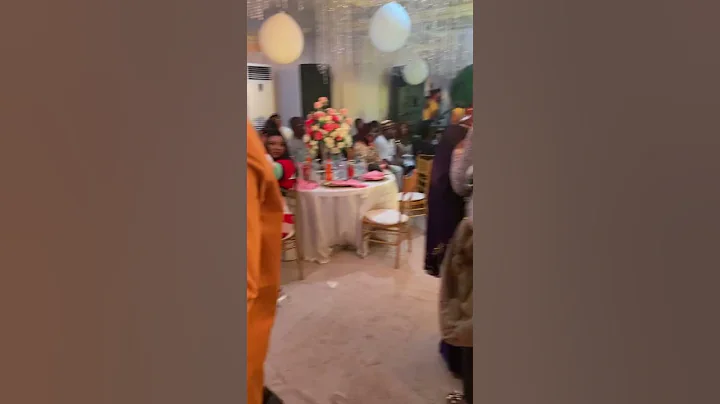 JIGAN BABA OJA RAINING CASHES ON DAYO AMUSA AT TAYO ODUEKE SINDODO SURPRISE BIRTHDAY PARTY