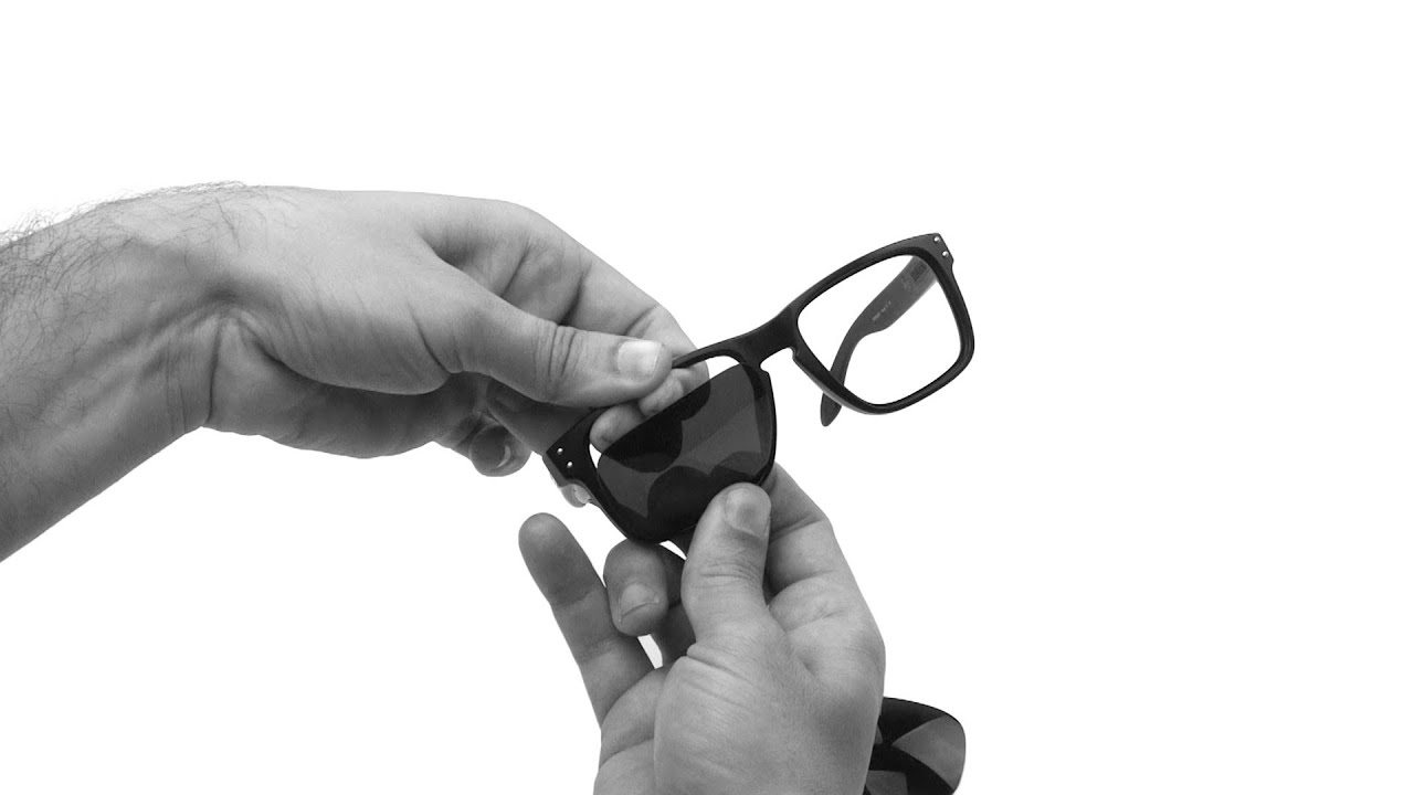 how to remove oakley holbrook lenses