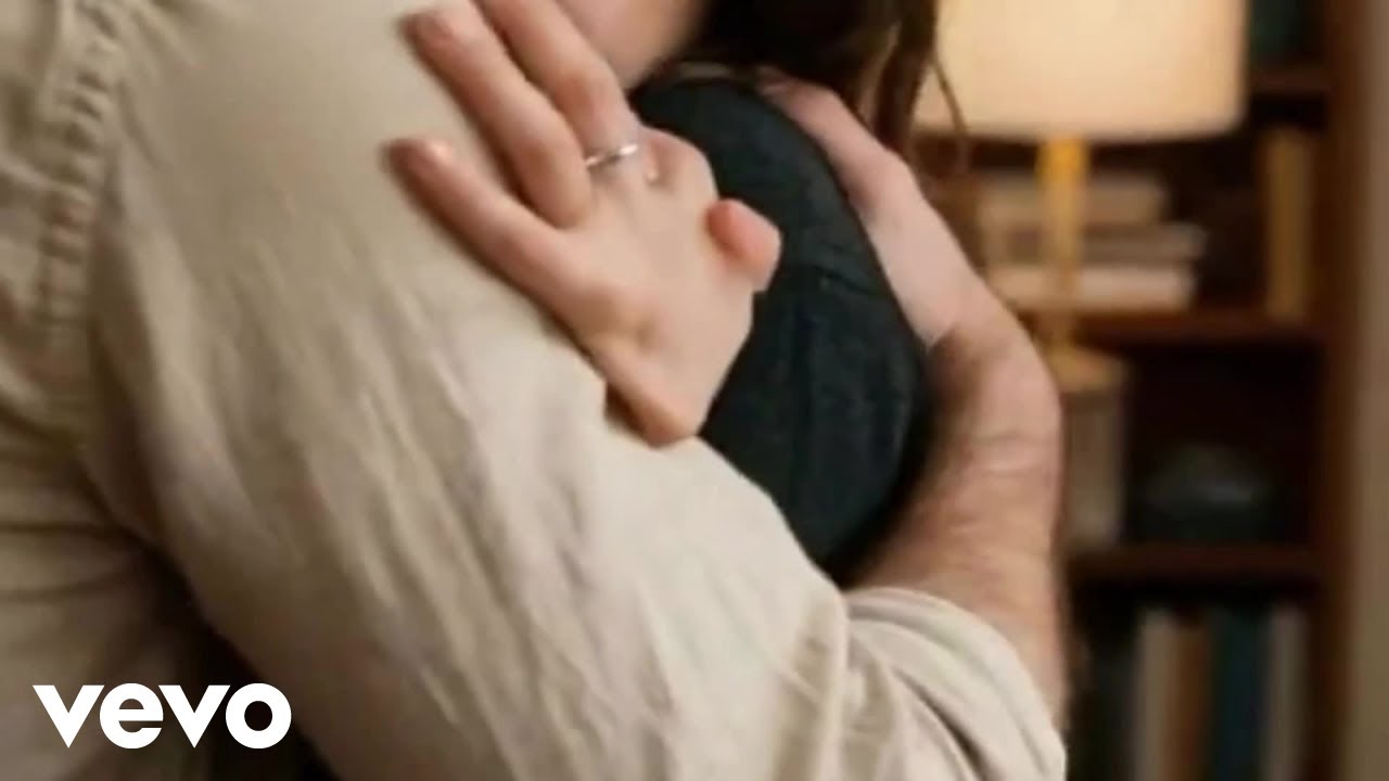 ElisabethHart - Come Love Put Your Arms Around Me