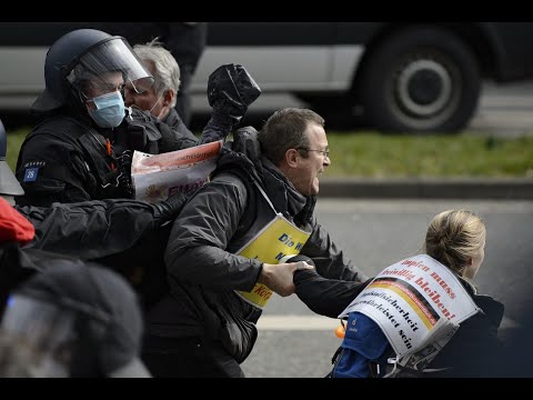 Video: Policija Išče Iskanje Pogrešane Deklice V Parku V New Jerseyju