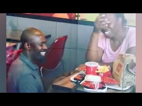 Video: Una Petizione Di Matrimonio In Un KFC Diventa Una Fiaba