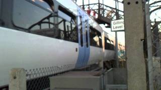 gillingham level crossing 30092011.MP4