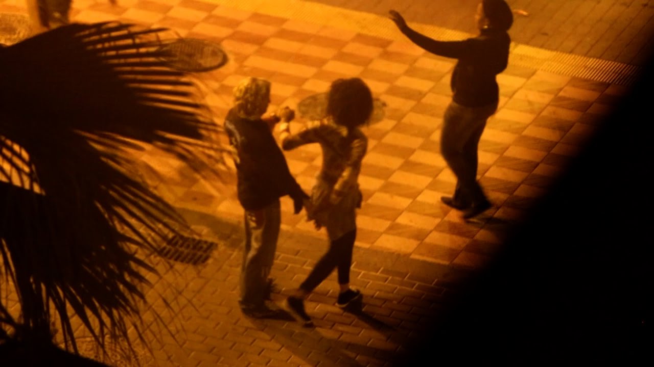 polizei nummer Die Klau-Huren von Mallorca - gefilmt von meinem Balkon - snitching hookers -