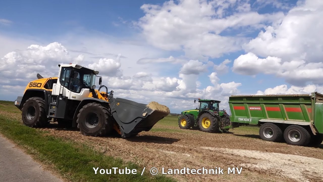 John Deere-Liebherr / Kalk Streuen - Spreading Lime 2019 - YouTube