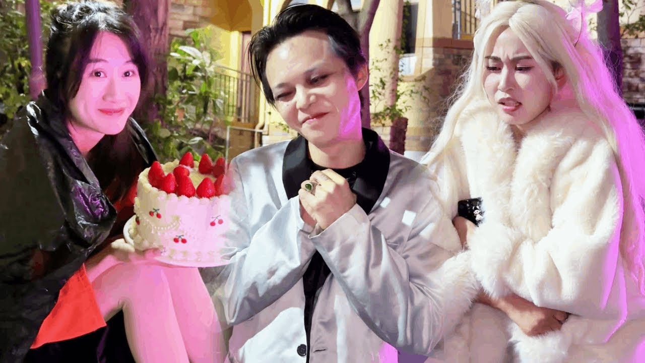 The philandering clown abandoned the white angel and chose the black angel! ! #angel#clown