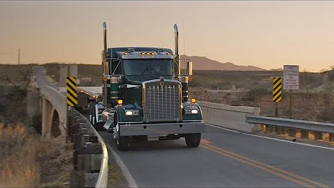 Kenworth W900 Legacy Edition Stories