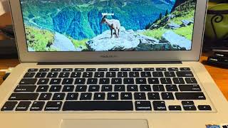 Windows 11 26H1 boot logo on a mid 2013 MacBook Air 