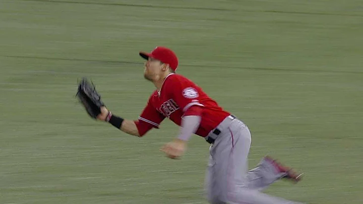 LAA@TOR: Cowgill makes a diving catch to get the out