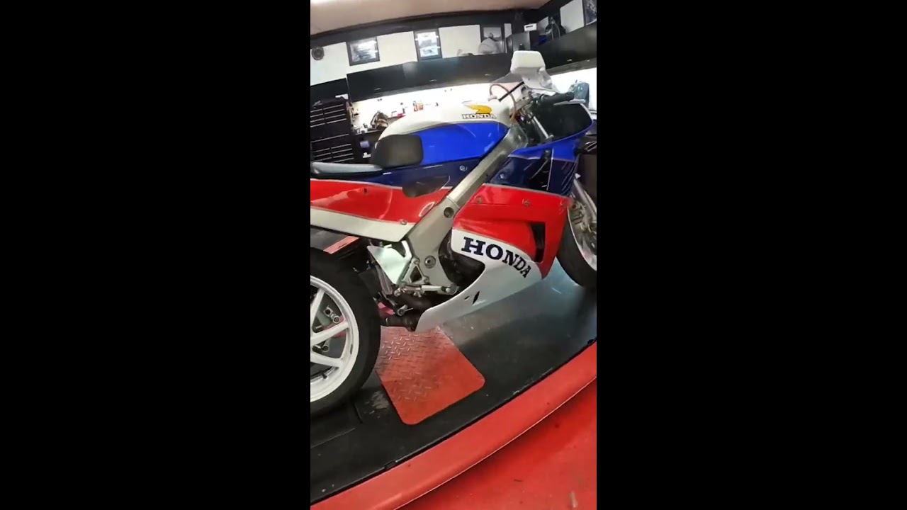 Honda RC30 Beautiful Iconic Motorbike In For Me To Do A Little Bit Of Work On Full Vid Soon