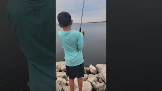 Su Primera Pesca De Bluegill