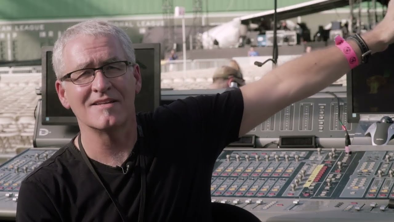 Том Петти на стадионе «Фенуэй Парк» с Робертом Сковиллом