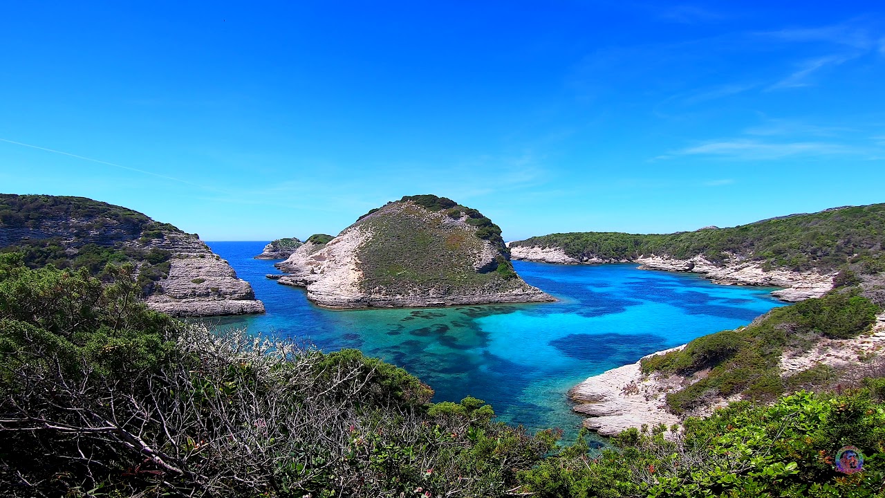 Une des plus plus belle plage sauvage de Corse : la plage de l’anse de Fazziò à Bonifacio