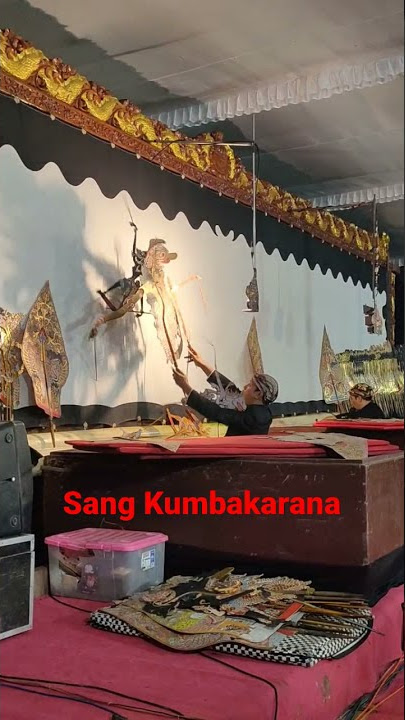 Kumbakarna dikroyok balane Prabu Ramawijaya..
