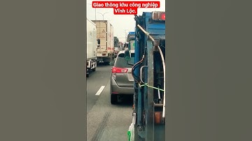 Tình hình giao thông trên quốc lộ 1A khu vực trước cổng khu công nghiệp Vĩnh Lộc hướng đi miền Tây.