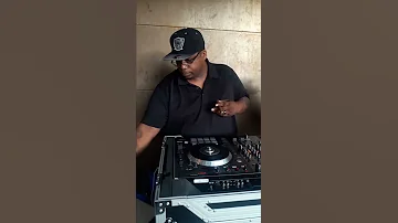 Dj Thump spinning such an honor!