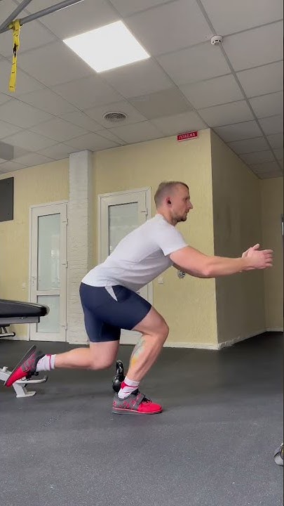 Присідання на одній нозі. Skater squats. - YouTube