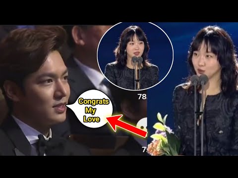 Lee Min Ho Cheering Kim Go Eu Up at Baeksang art award for winning Best Actress of the Year