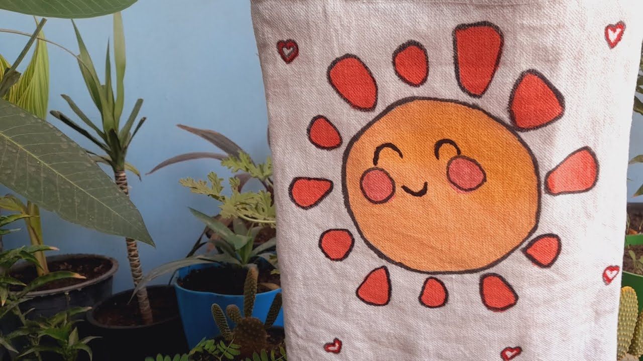 رسمت 🎨  شمس  ☀ على التوت باج tote bag 👜  بألوان القماش | طريقة الرسم بألوان القماش.
