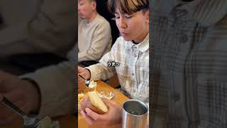 そのエプロンもいいね☺️#家族#昼ごはん#娘