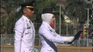 kasubag cantik pembaca undang-undang  di hut RI Ke 70