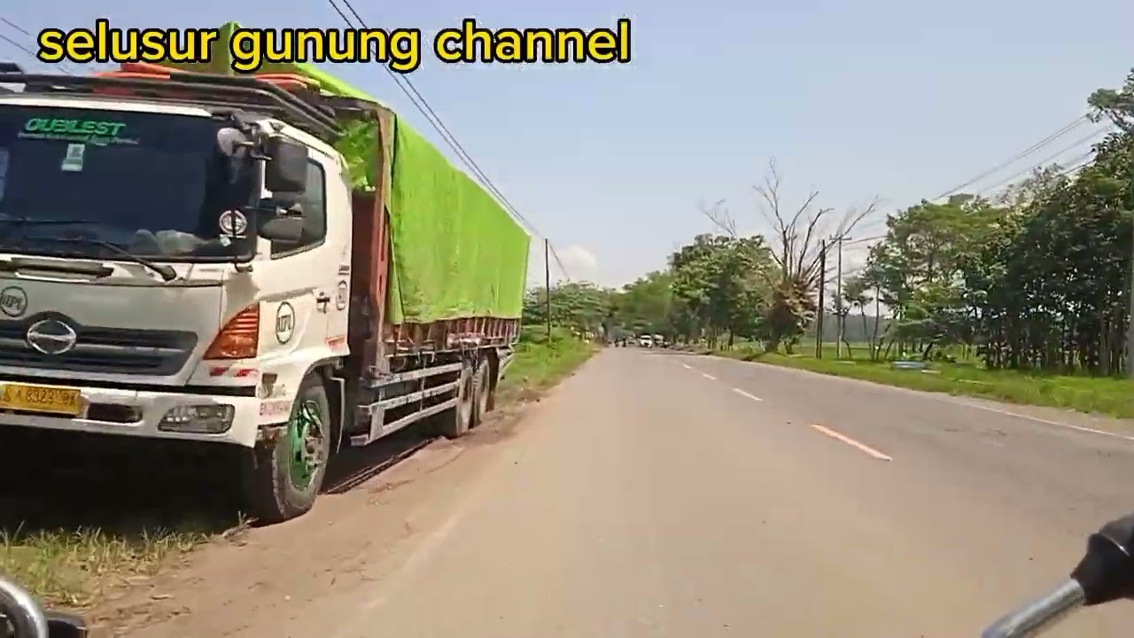 selusur desa pegunungan