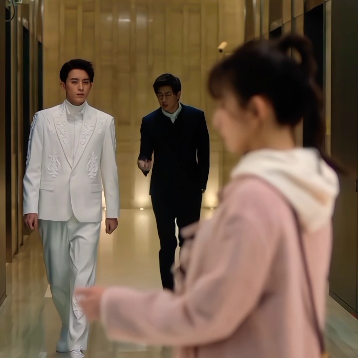 Poisoned Love 💖 Sleepwalking Girl 😴💕 #poisonedlove #cdrama #asiandrama #kdrama #shorts