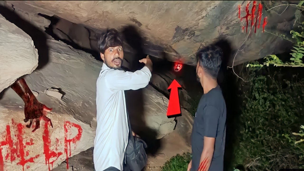 Visiting a Haunted Tunnel At Night||रात में भूतिया सुरंग का दौरा किया 😱