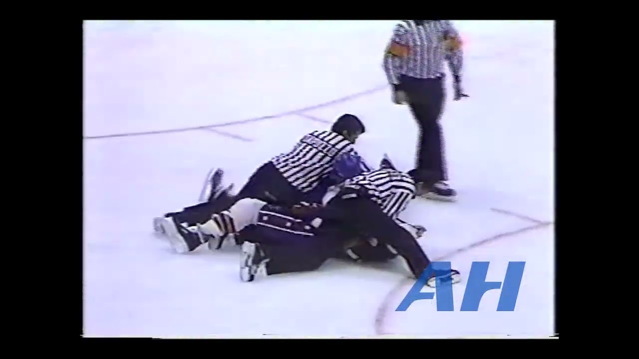 NHL Jan. 1, 1992 Al Iafrate,WSH v Joe Reekie,NYI Washington Capitals New York Islanders