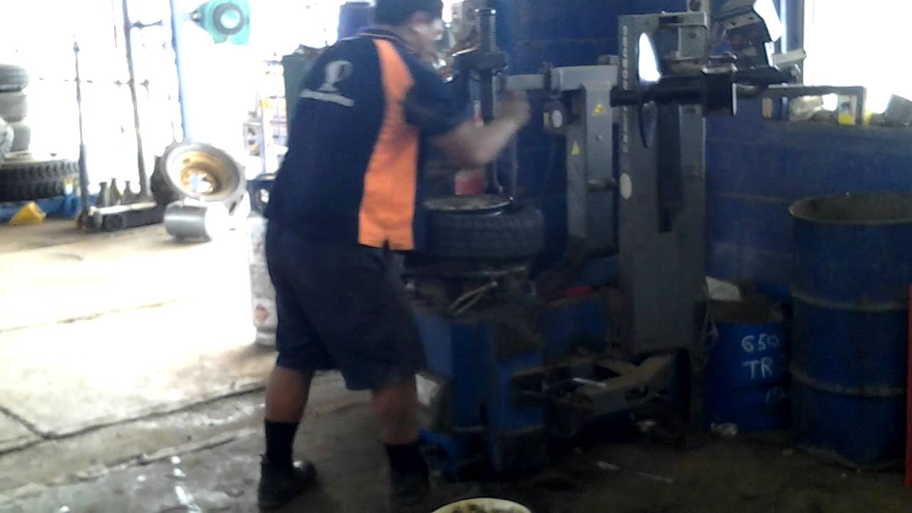 fast tyre fitter in th world YouTube