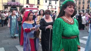 20140927 (2/3) León, fiestas San Froilán. Recogida del tributo de las 100 doncellas
