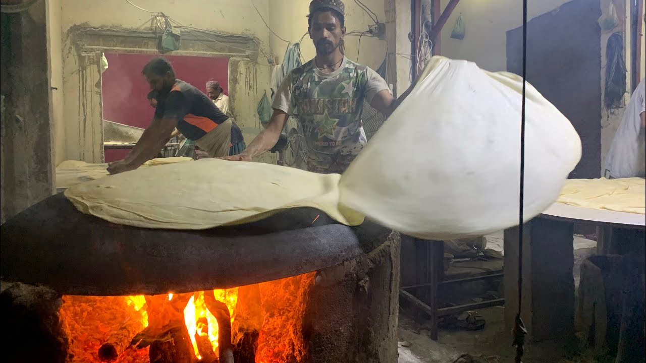Patti R Roti Manda Roti Making | Street Roll and Samosa Patti - Dough Machine Modern ...