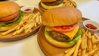 昼寝してなくて機嫌の悪い3歳児と作る晩ごはん【ハンバーガー】
