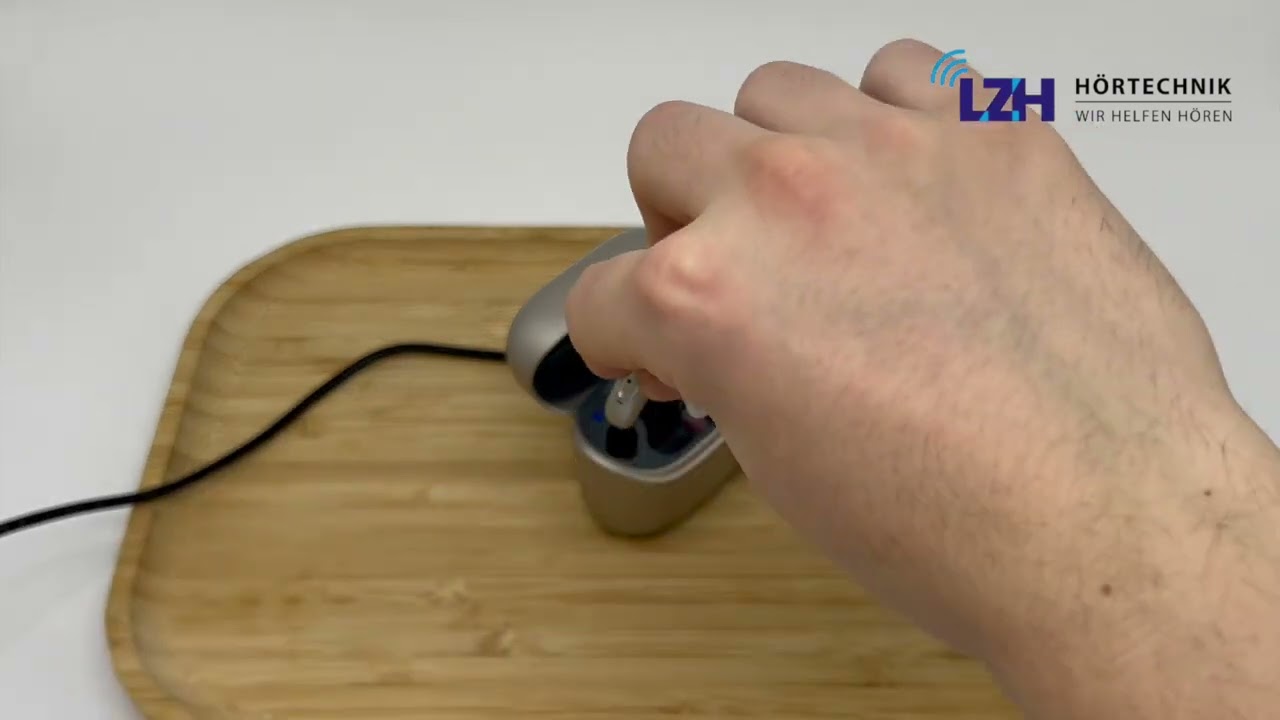 Wiederaufladbare Phonak Hörgeräte richtig aus- und einschalten